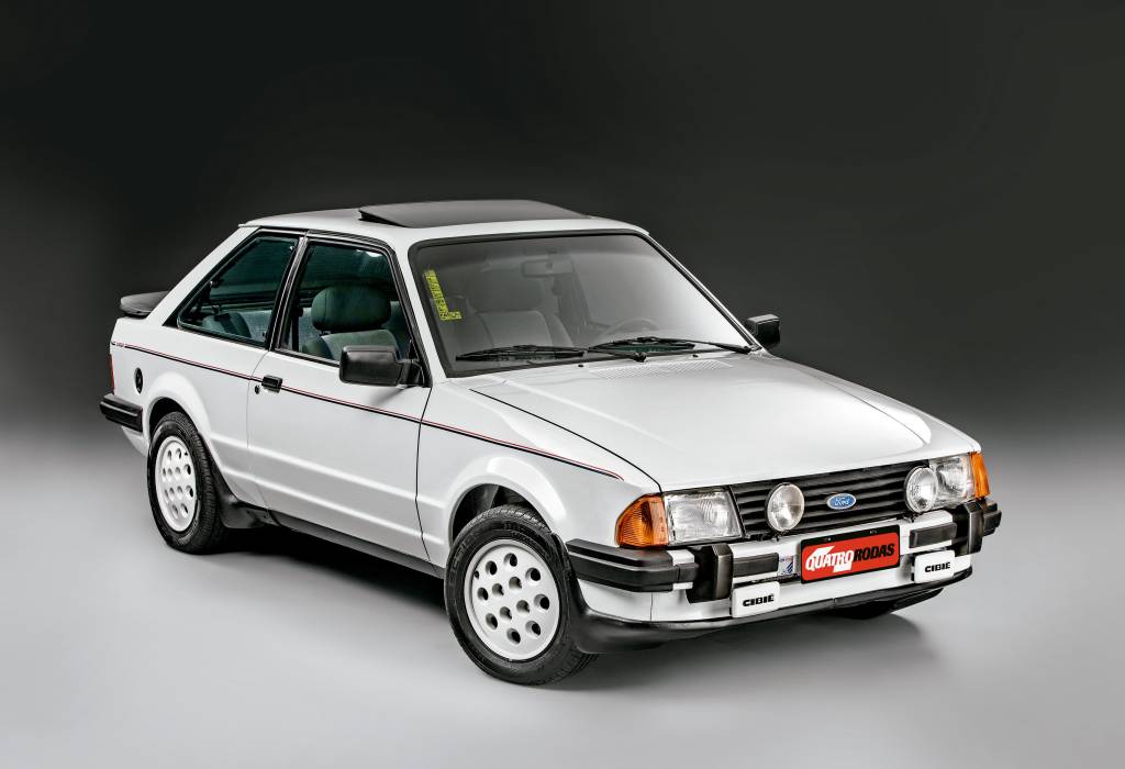 Automóvel Escort XR3 Laser 1985, da Ford. Automóvel Escort XR3 Laser 1985, da Ford.