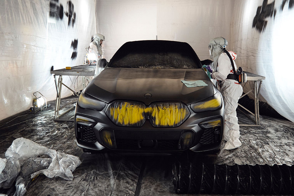 BMW X6 com pintura preta Vantablack BMW X6 com pintura preta Vantablack