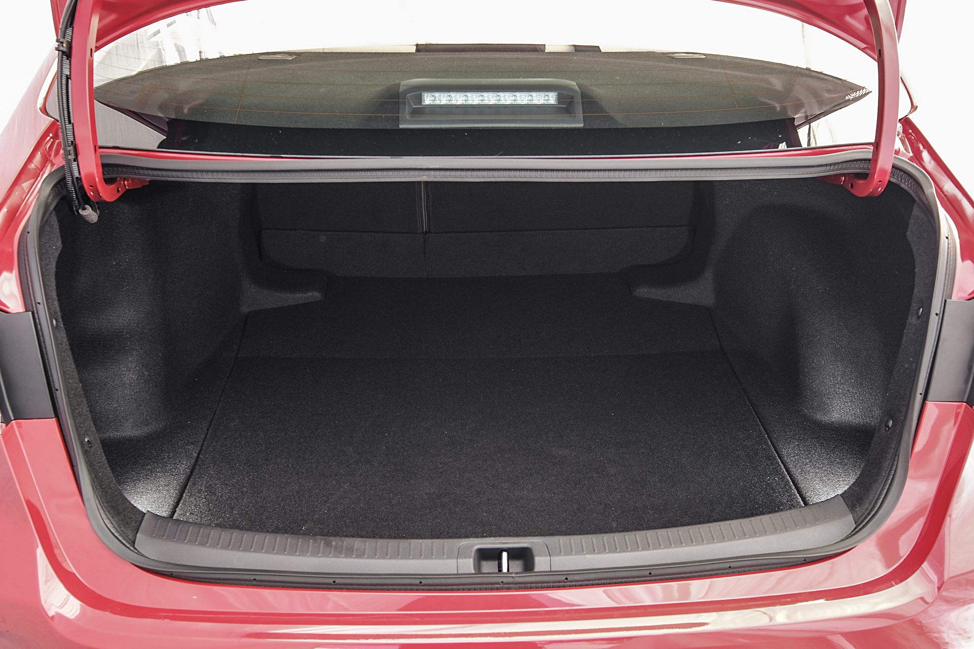 Corolla Altis Premium Hybrid 18