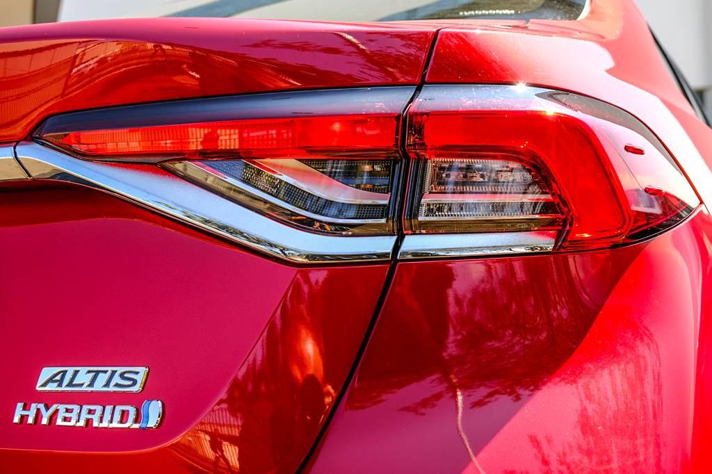 Corolla Altis Premium Hybrid 49 Corolla Altis Premium Hybrid 49