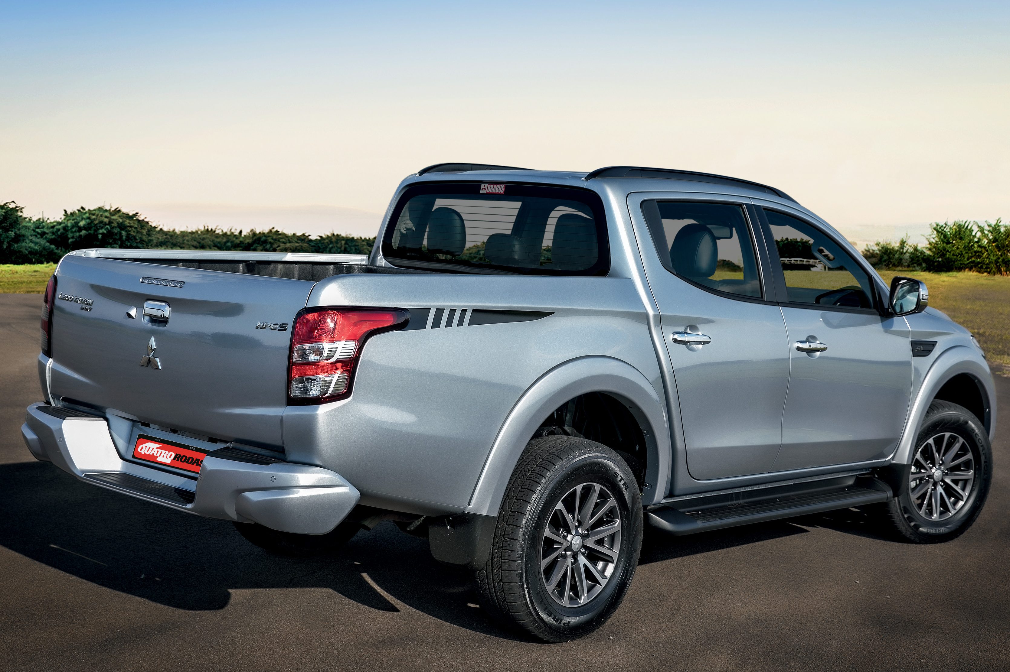 Carros na Web, Comparativo entre Mitsubishi L200, Mitsubishi L200,  Mitsubishi L200 e Ford Ranger