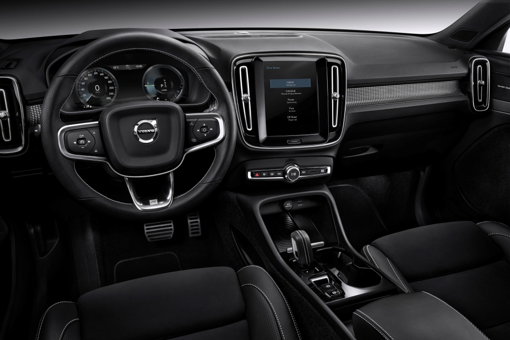 volvo_xc40_t5_plug-in_hybrid_r-design_2 volvo_xc40_t5_plug-in_hybrid_r-design_2