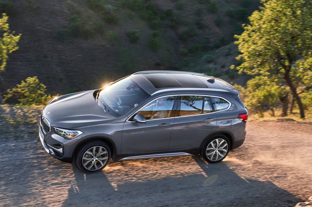 bmw-x1-de-cima bmw-x1-de-cima