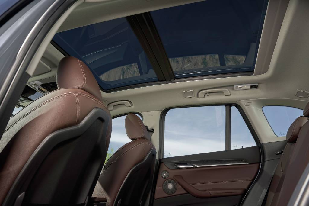 bmw-x1-teto-solar bmw-x1-teto-solar