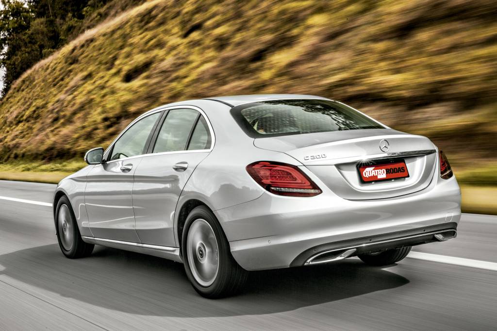 Além do sedã Classe C a Mercedes produz o SUV GLA em Iracemápolis (SP).