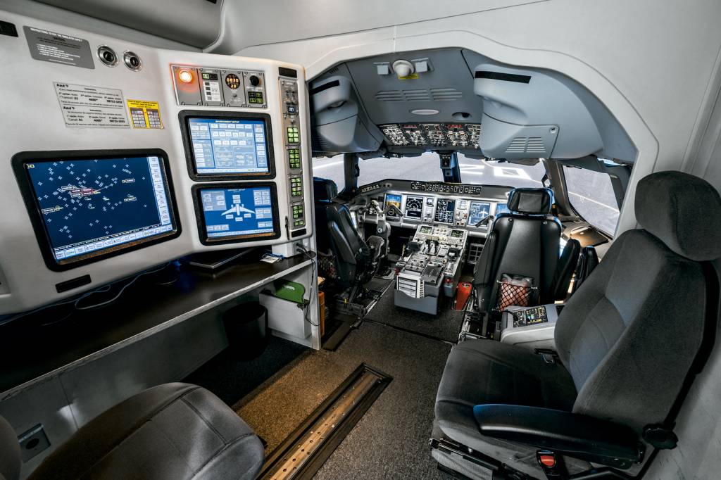 Simulador-Embraer-E190 Simulador-Embraer-E190