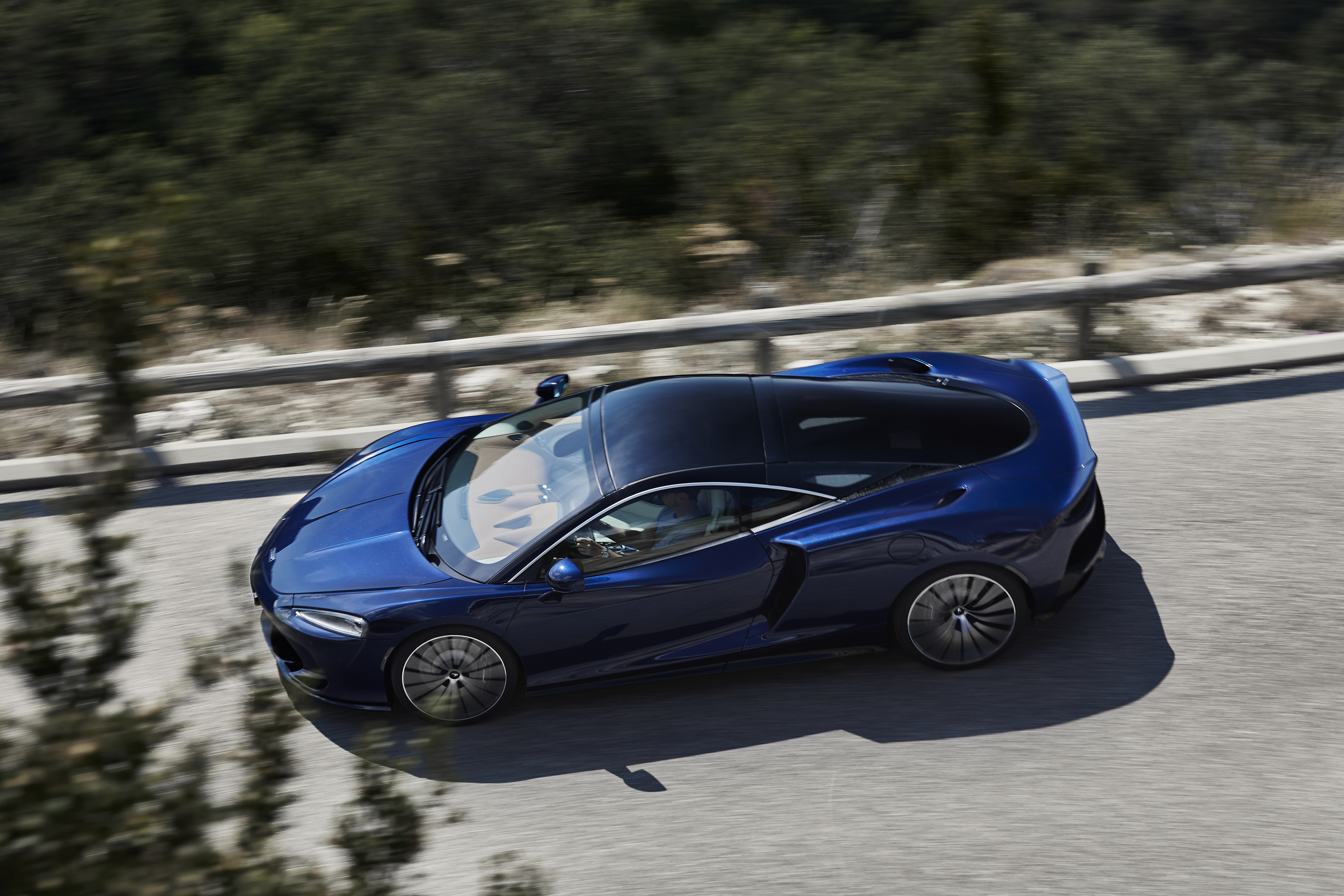 McLaren lança GT, superesportivo com conforto de carro de luxo - Automais