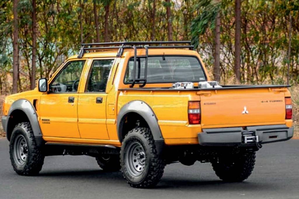 mitsubishi-l200-savana.jpg L200 Savana