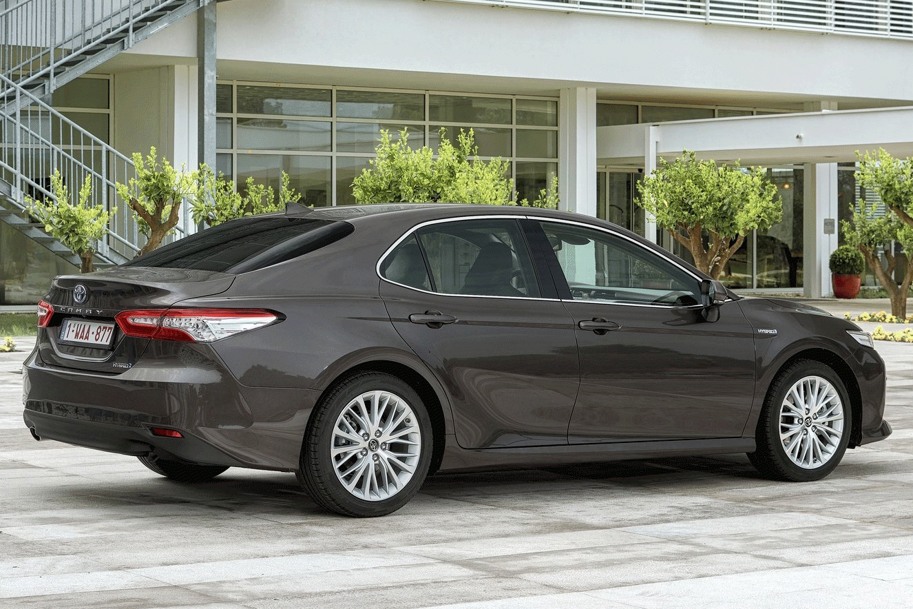 Toyota-Camry-2019-lateral