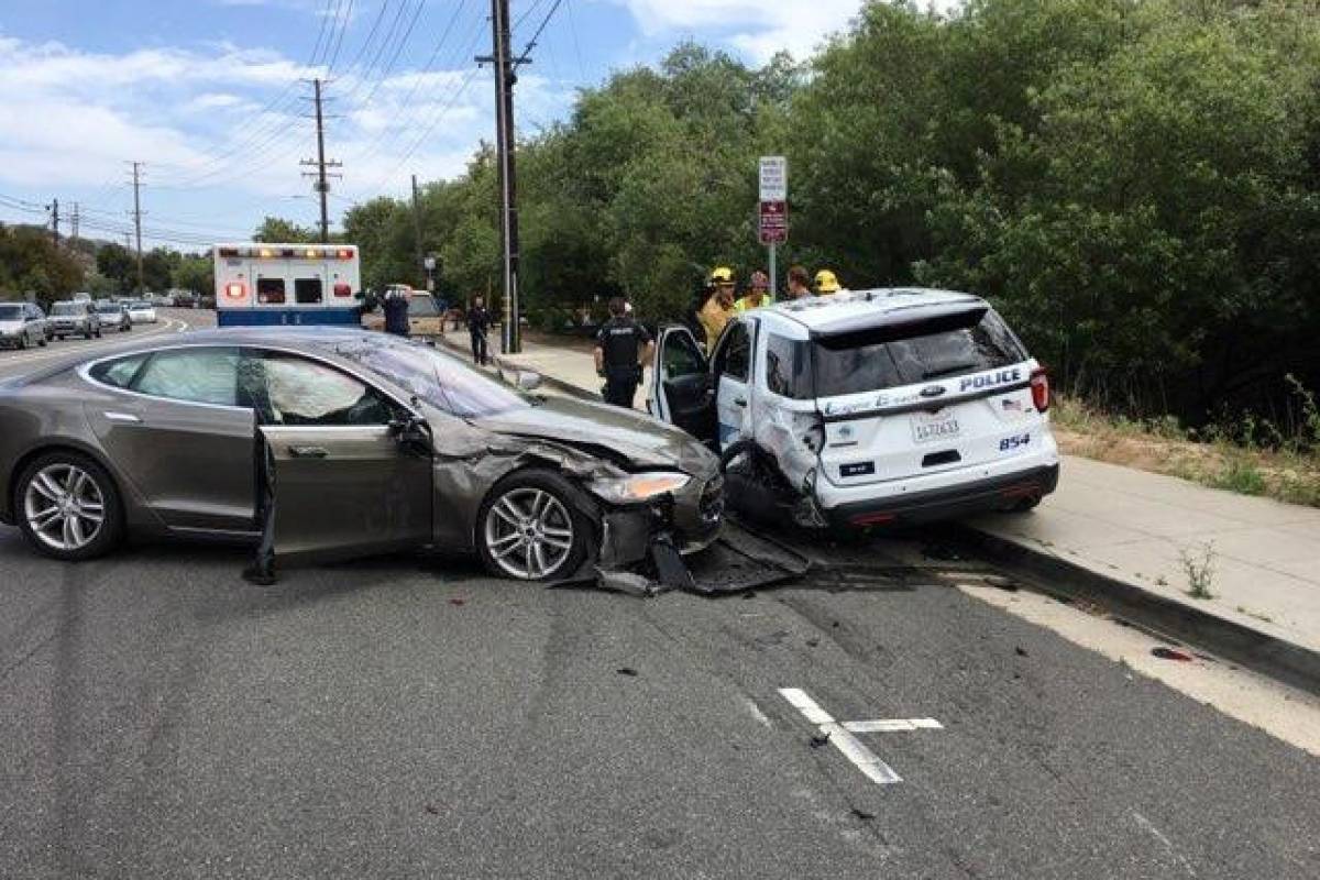 EUA abre investigação sobre piloto automático da Tesla após acidentes