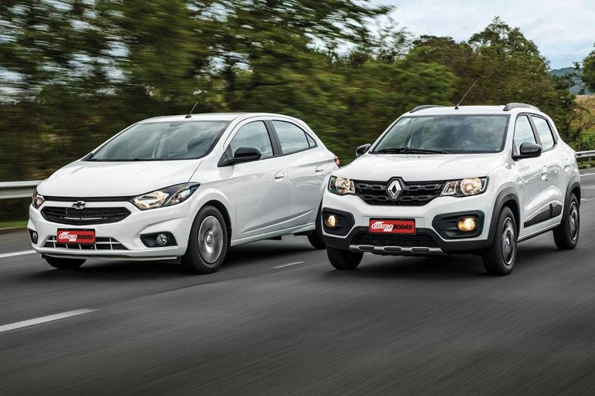 O Ônix e o Kwid são uns dos carros mais populares do mercado (Foto Reprodução/Quatro Rodas)