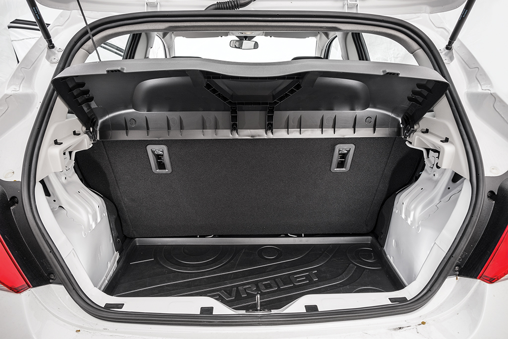 Comparativo Chevrolet Joy x Renault Kwid Comparativo Chevrolet Joy x Renault Kwid