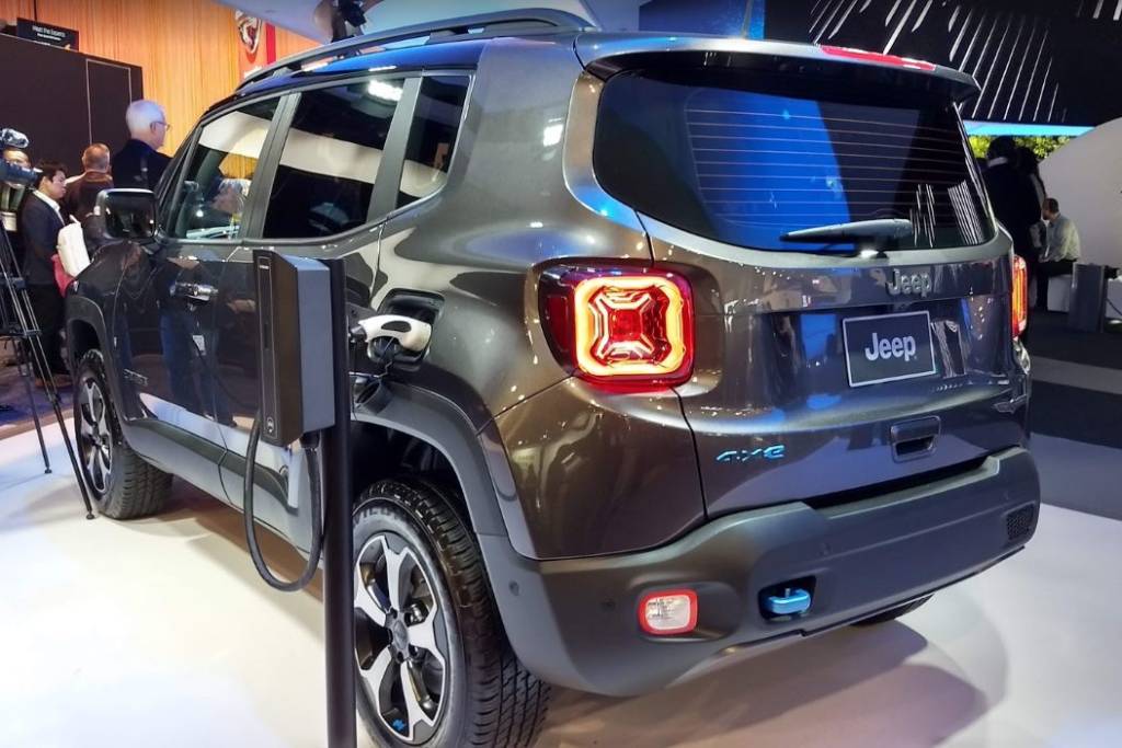 Jeep Renegade híbrido Jeep Renegade e Compass híbridos devem ser vendidos no Brasil até 2021