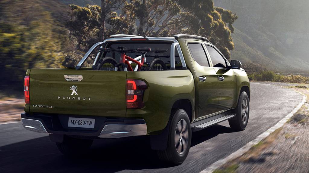 PEUGEOT LANDTREK Peugeot Landtrek: picape rival da Hilux leva até 6 e tem painel de luxo