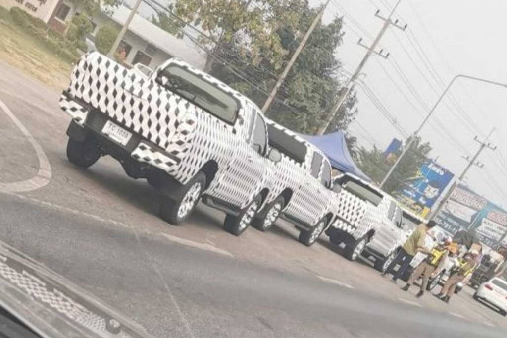 Comboio da nova Hilux foi flagrado na Tailândia