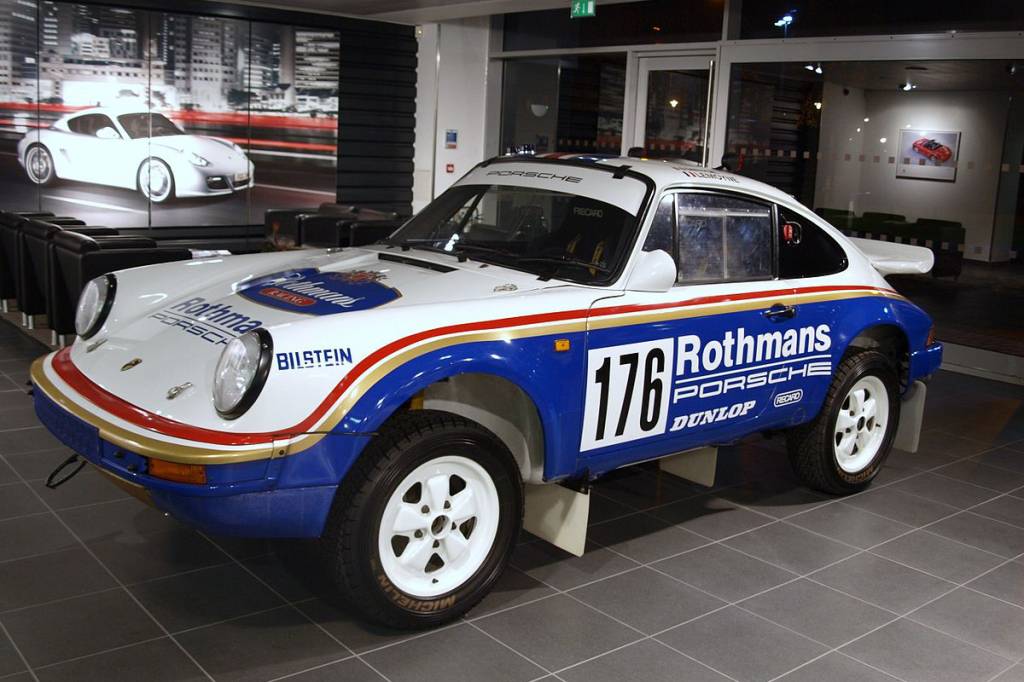 1200px-Porsche_953_front_side 1200px-Porsche_953_front_side