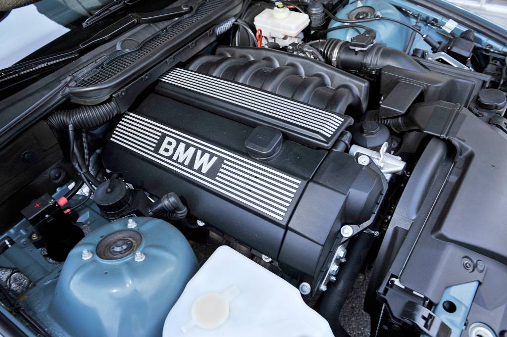 bmw_323i_sedan_15 bmw_323i_sedan_15