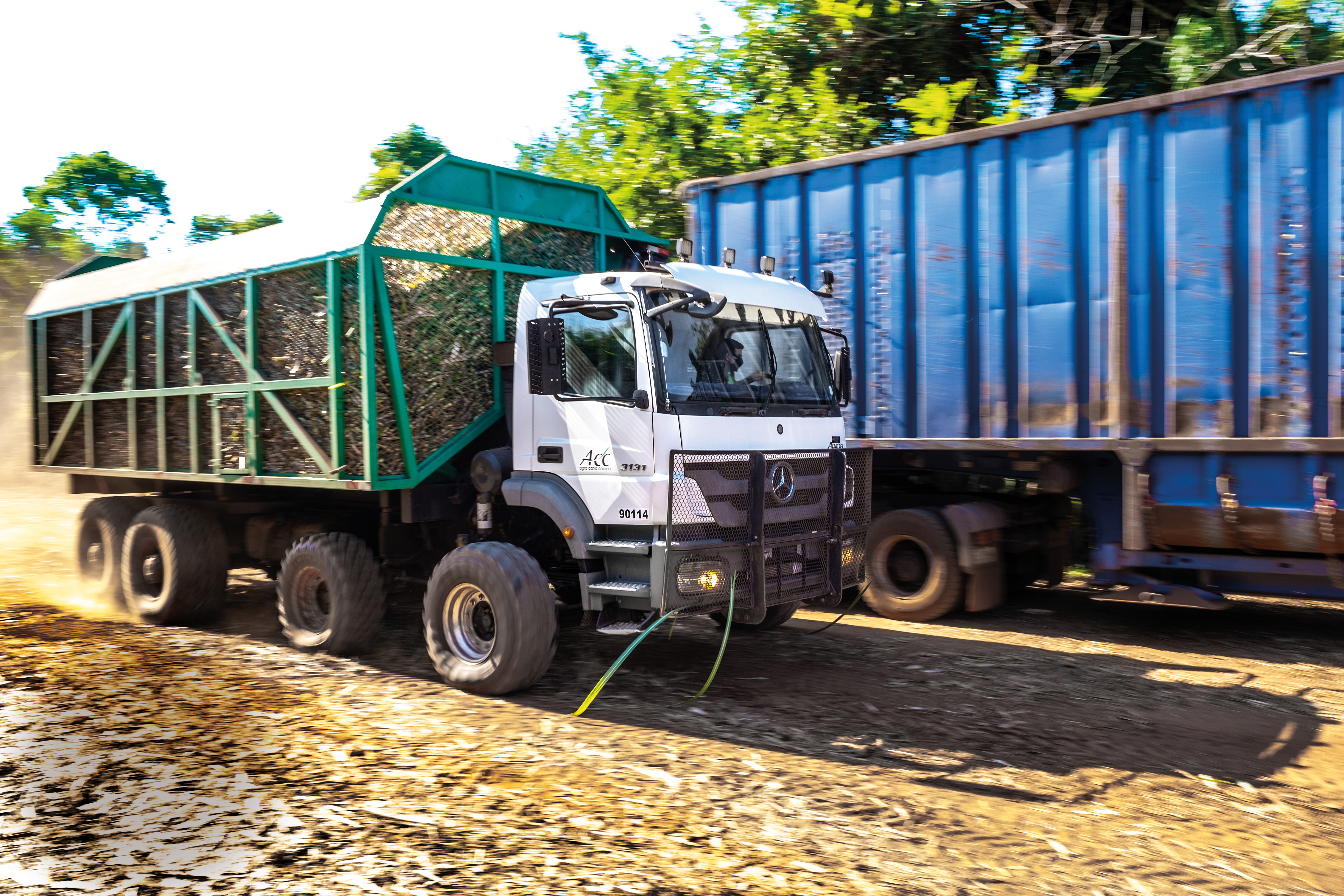 Mercedes-Benz Axor 3131 autônomo
