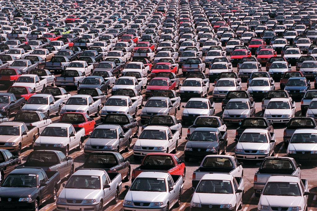Coronavírus faz Brasil vender a metade de carros que vendia… Nos anos 90