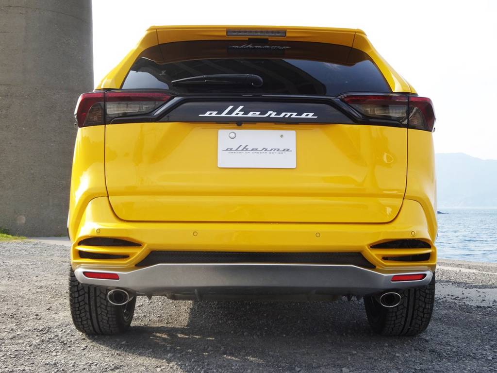 Toyota RAV4 Lamborghini Urus Albermo (1) Toyota RAV4 Lamborghini Urus Albermo (2)