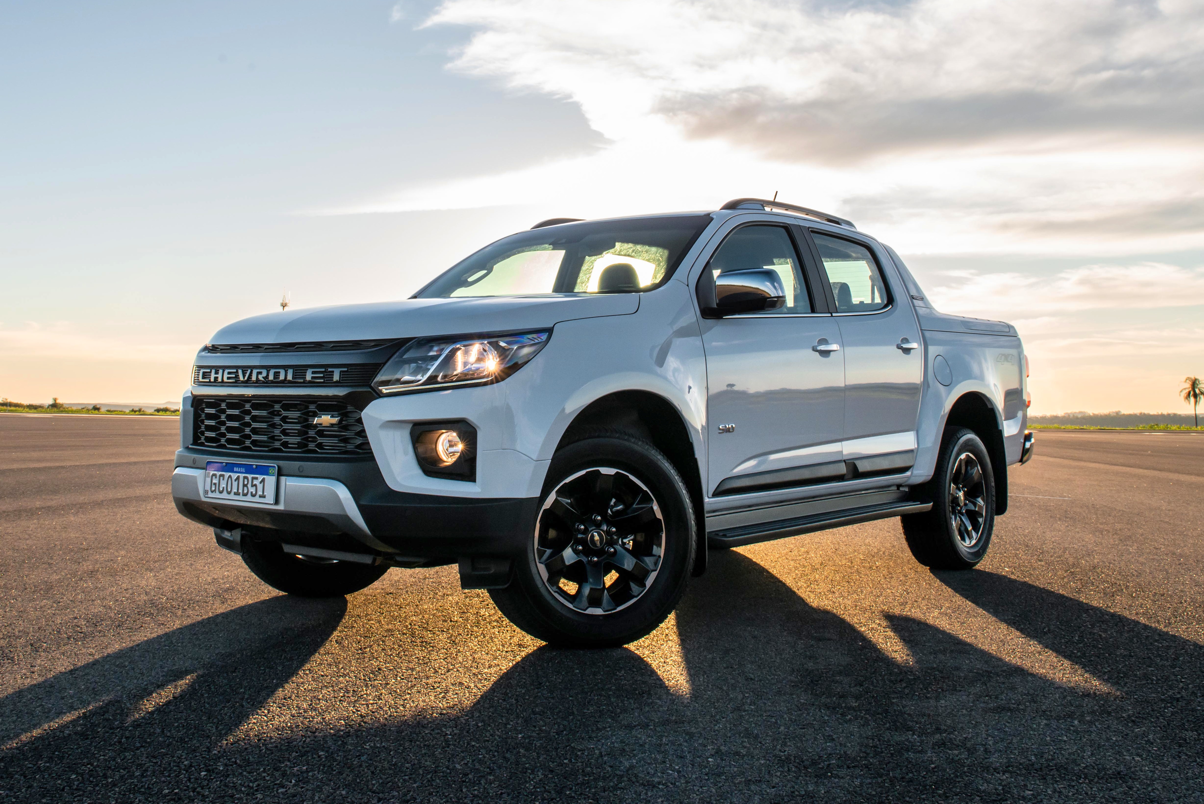 Chevrolet S10 2021 chega mais conectada e segura a partir de R