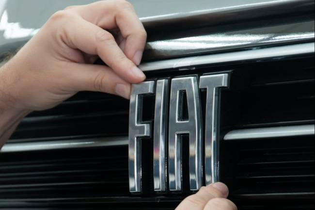 Fiat anuncia renovação no logo e nas concessionárias, e promete câmbio CVT