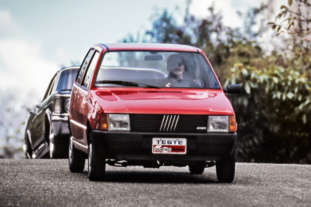 Fiat Uno Mille: primeiro carro popular abria mão até de ajuste do banco