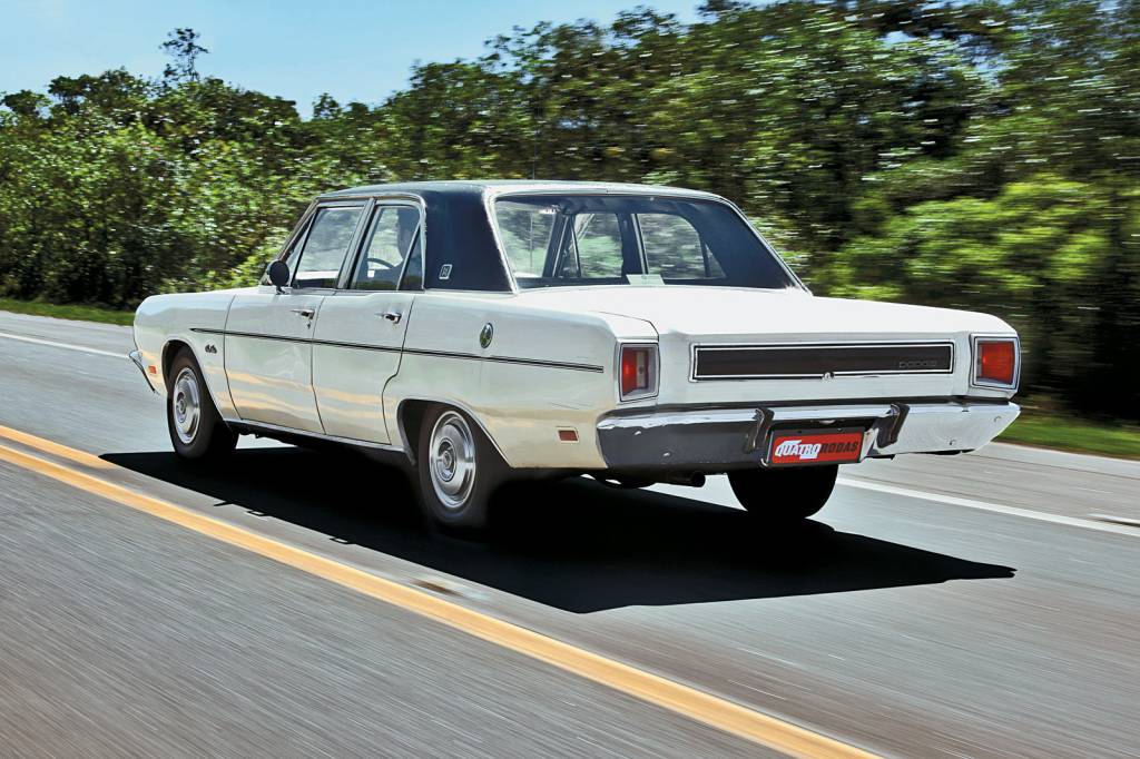 Gran Sedan, modelo 1976 da Dodge.