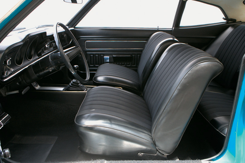 Ford Maverick 4cc GRANDES BRASILEIROS Interior do Maverick OHC quatro cilindros, ano 1975.