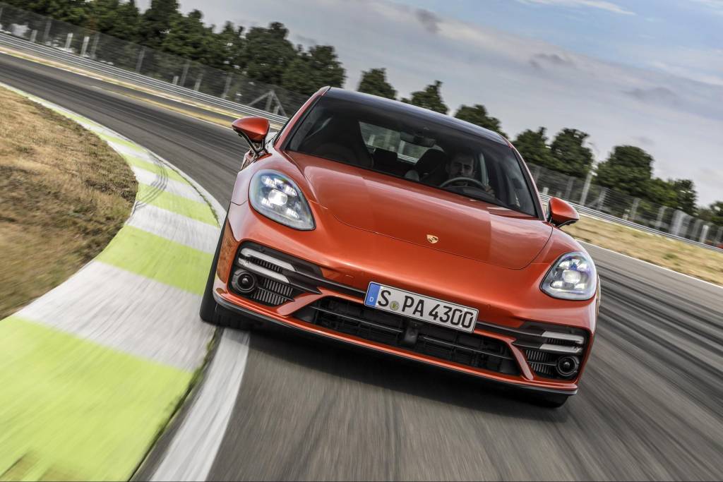 Porsche Panamera 2021 (19) Porsche Panamera 2021 (19)
