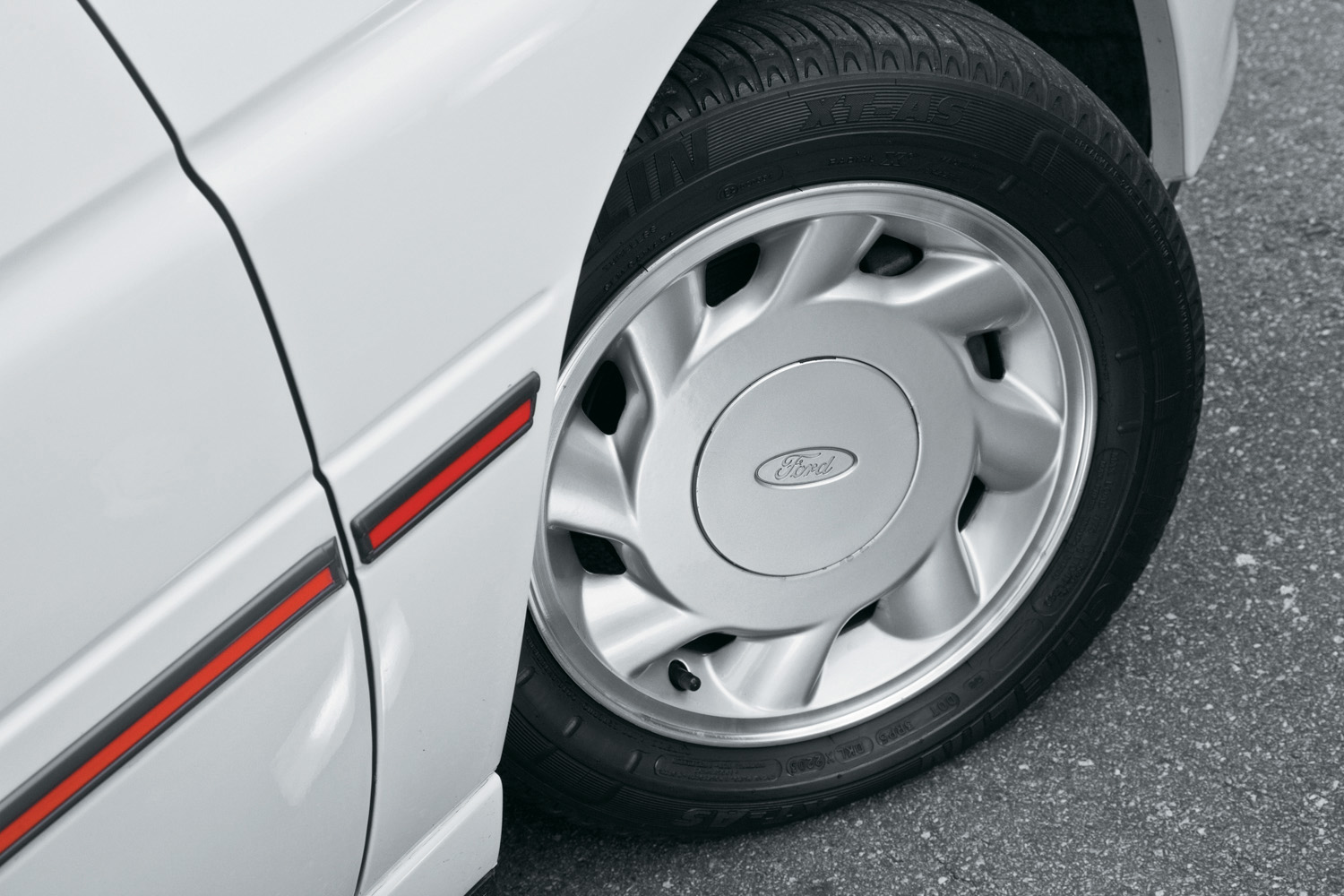 GRANDES BRASILEIROS FORD ESCORT XR3 CONVERSIVEL