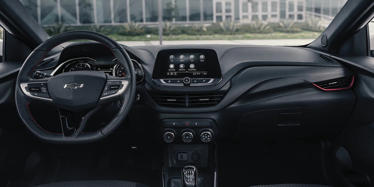 chevrolet-onix-auto-deportivo-interior-espacio.jpg