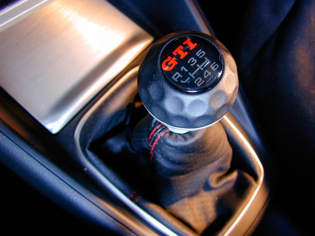 Automóvel Golf GTI VR6, modelo 2003, da Volkswagen, testado pela revista Quatro Automóvel Golf GTI VR6, modelo 2003, da Volkswagen, testado pela revista Quatro