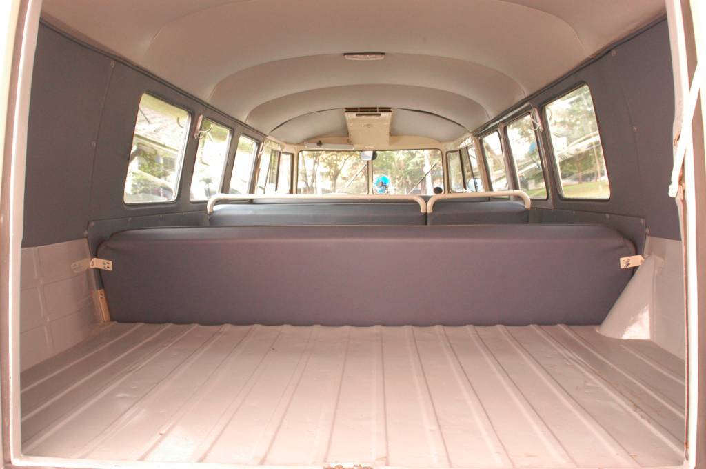 Interior da Kombi modelo 1959 versão luxo, da Volkswagen, pertencente a Francisc_2 Interior da Kombi modelo 1959 versão luxo, da Volkswagen, pertencente a Francisc_2
