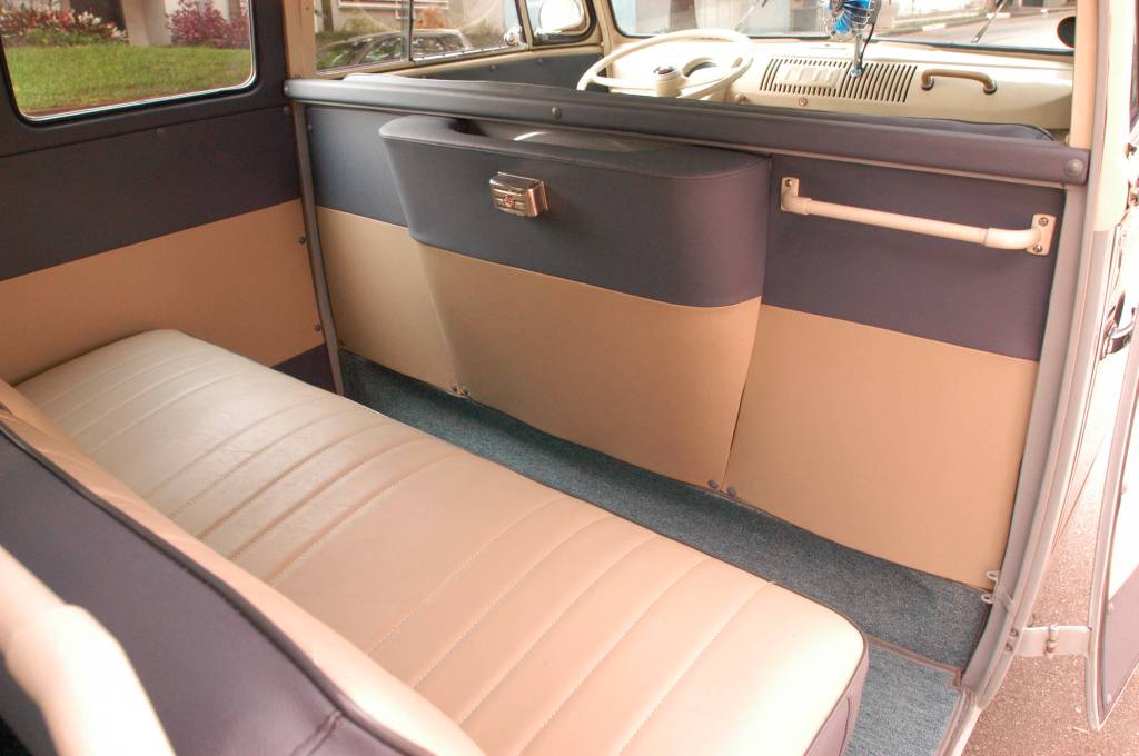 Interior da Kombi modelo 1959 versão luxo, da Volkswagen, pertencente a Francisc_3 Interior da Kombi modelo 1959 versão luxo, da Volkswagen, pertencente a Francisc_3