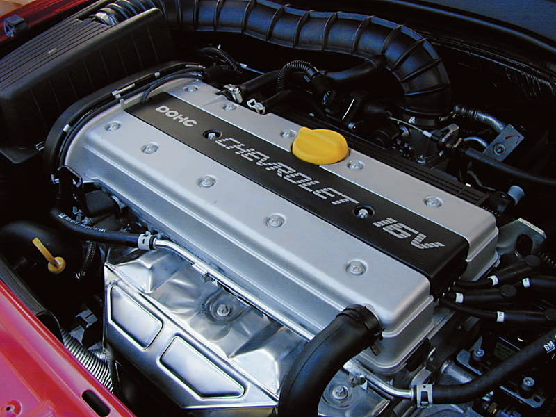 Chevrolet Astra GSi tinha motor 2.0 16V para honrar linhagem