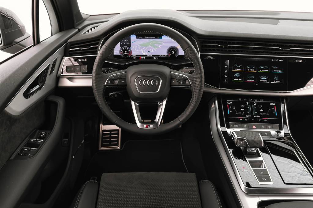 Q7 (32) Q7 (32)