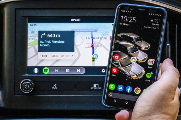 Só a Strada tem Android Auto sem fio entre os carros compactos