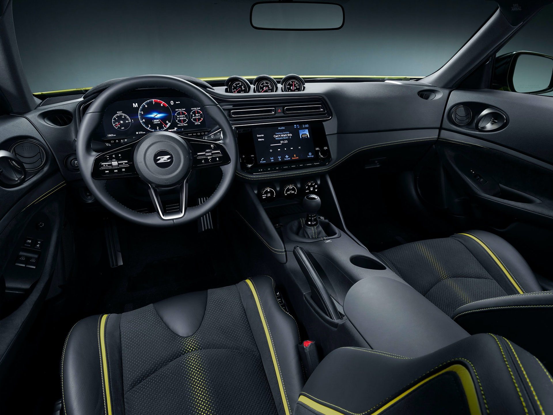 nissan-z-proto-400-z-interior-steering-wheel-1-e1600265425424.jpg