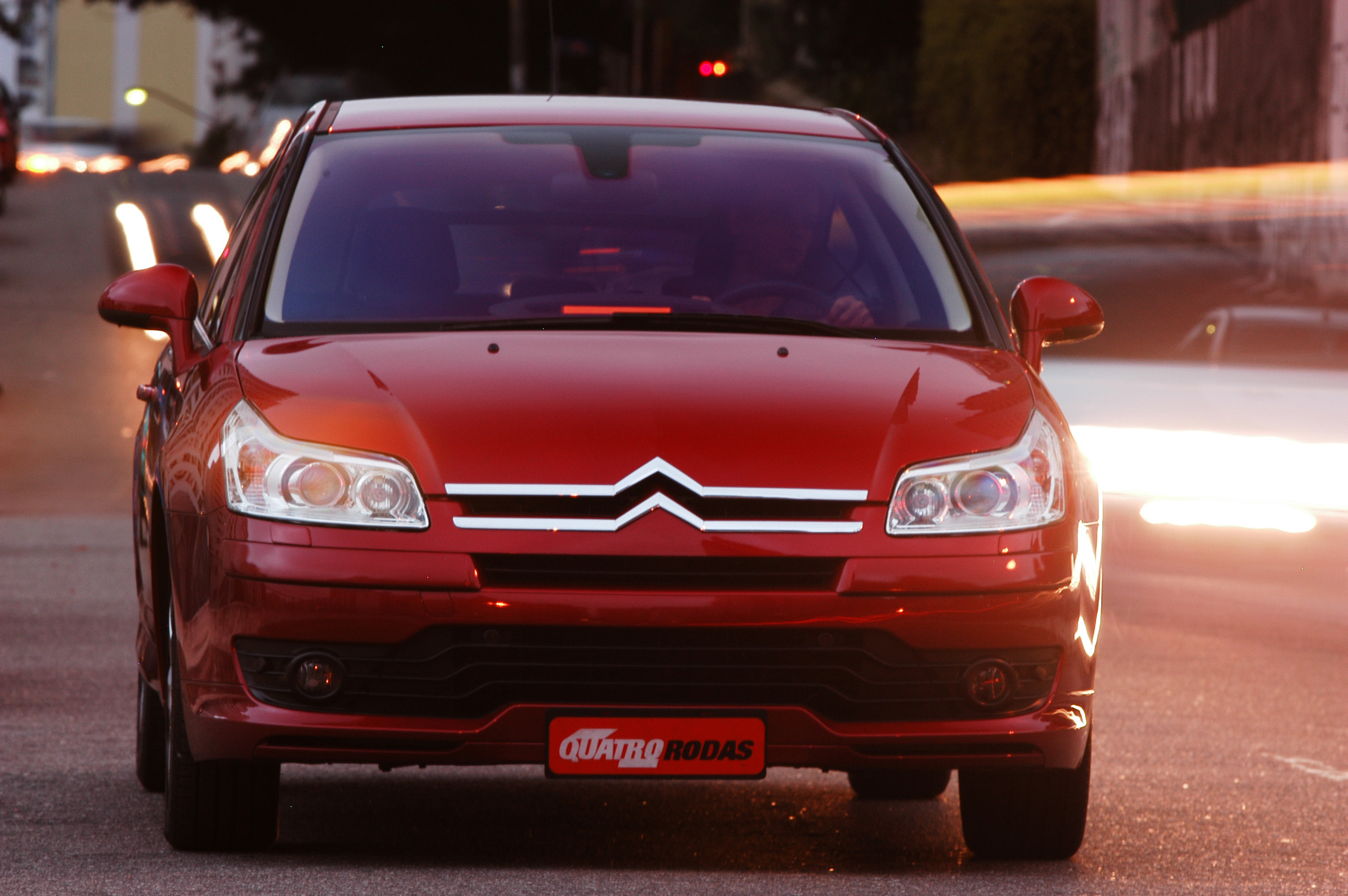 Automóvel C4 2.0 VTS, versão francesa, modelo 2005 da Citroën, testado pela revi_1