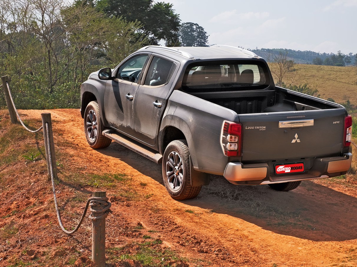 Teste: Mitsubishi L200 Triton 2021 anda mais e gasta menos com novo câmbio  | Quatro Rodas