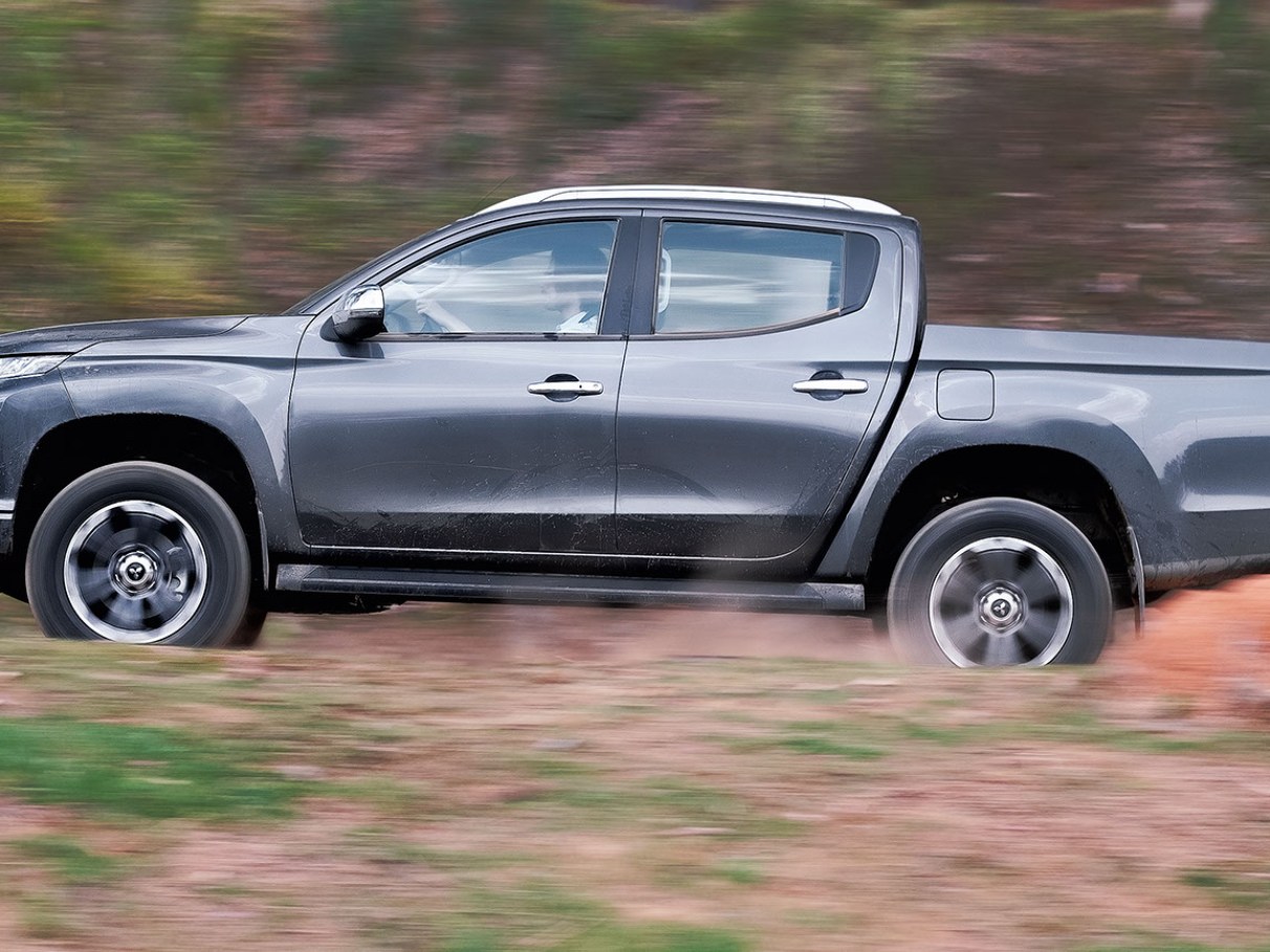 Teste: Mitsubishi L200 Triton 2021 anda mais e gasta menos com novo câmbio  | Quatro Rodas