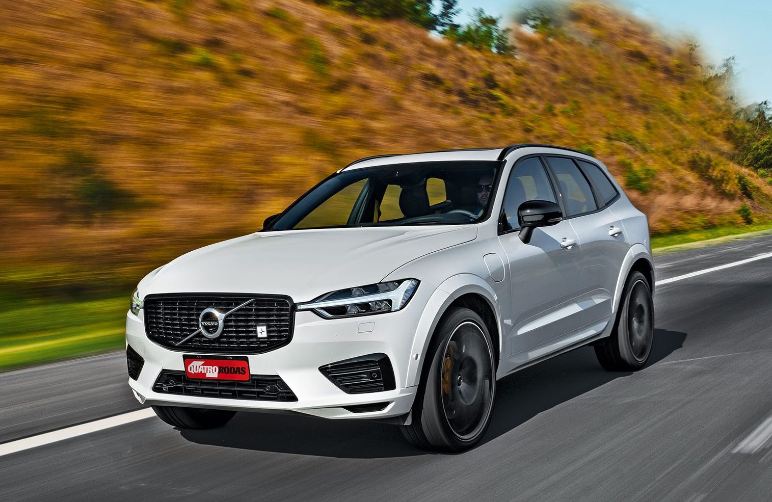 Teste Volvo XC60 T8 Polestar Engineered é SUV híbrido e esportivo