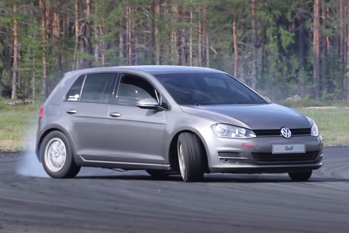 Volkswagen admite que ainda testa super Golf com motor de 5 cilindros