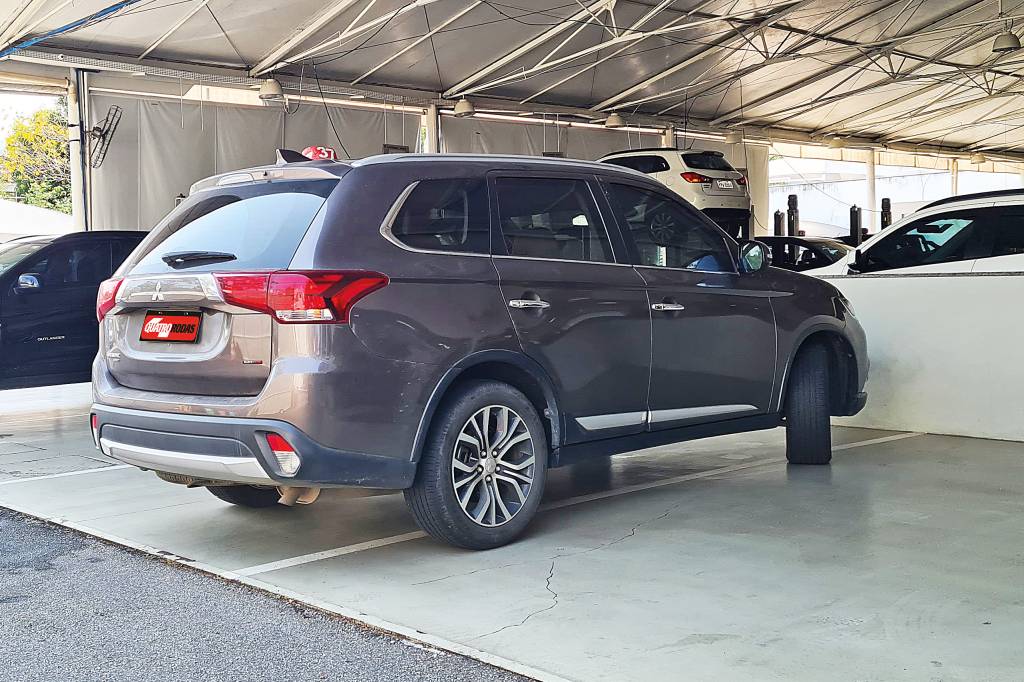 Mitsubishi Outlander Longa Duração (1) Mitsubishi Outlander Longa Duração (1)