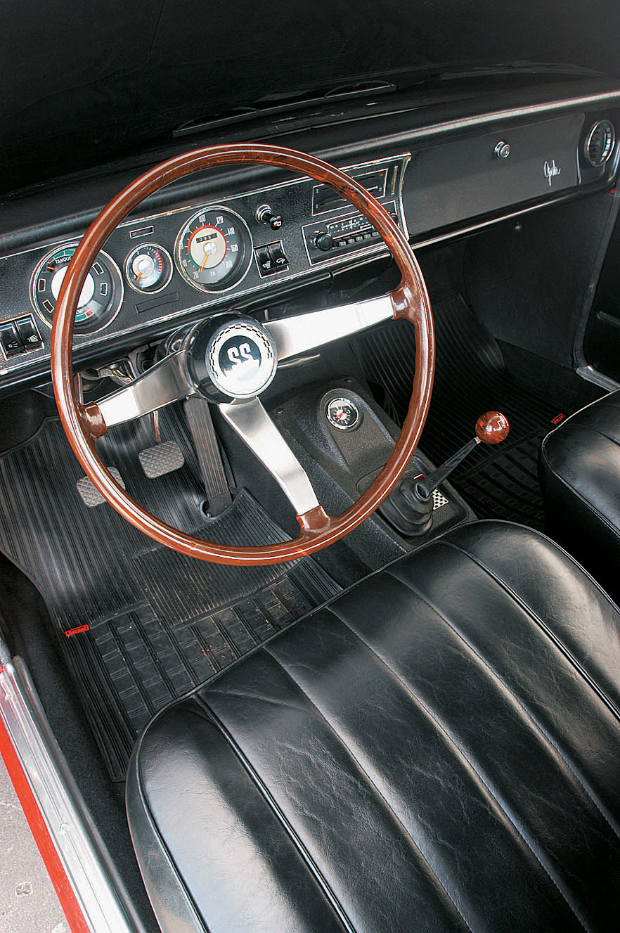 Teste comparativo entre modelos Opala, da Chevrolet_ Opala SS 1971, Opala Comodoro