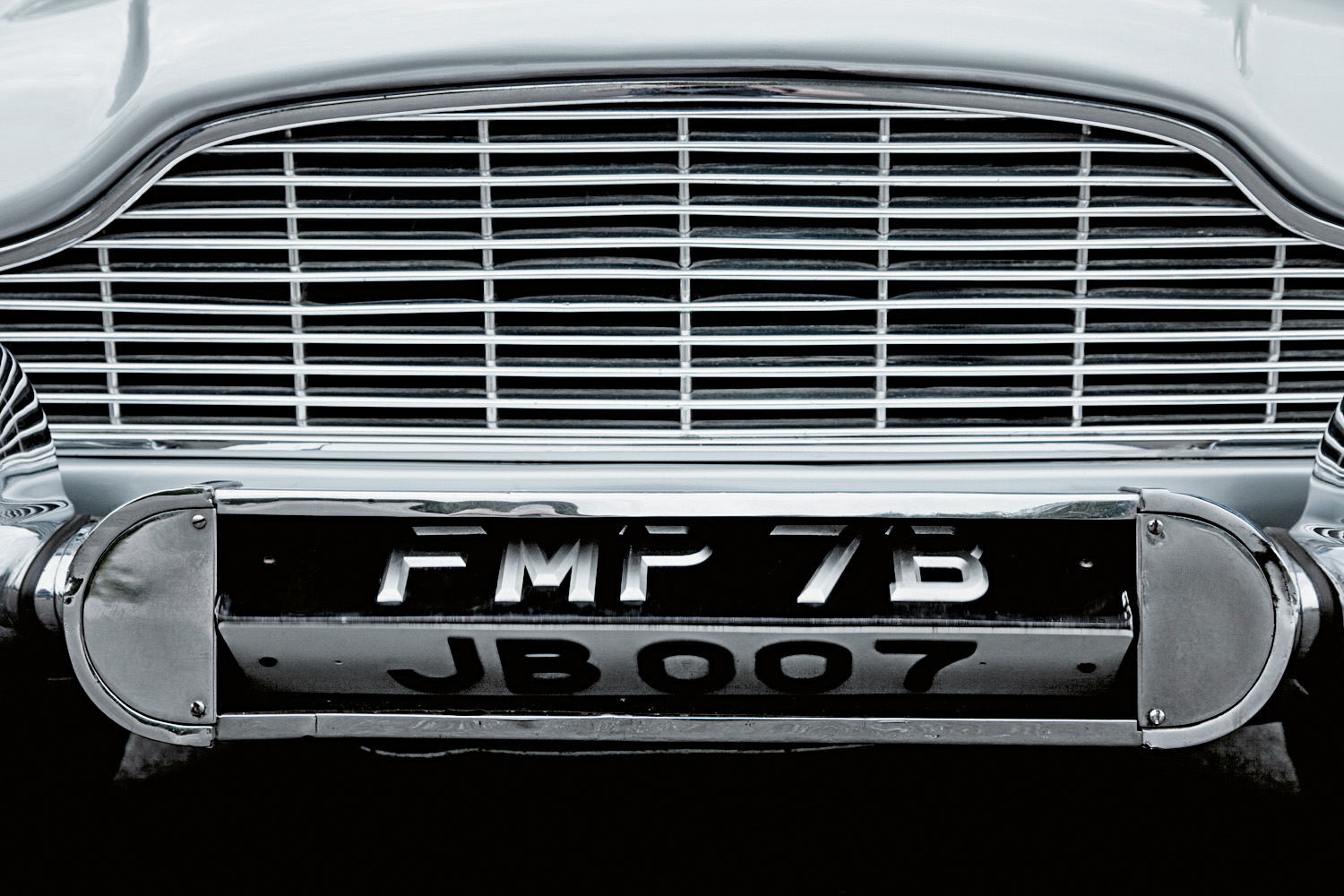 IMPRESSOES AO DIRIGIR ASTON MARTIN DB5 E ASTON MARTIN DBS