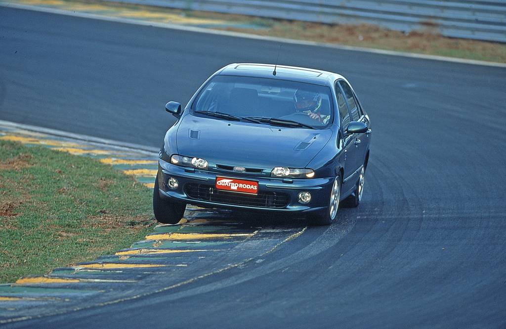 Marea 2.0 Turbo, teste de frenagem, autódromo de Interlagos. Marea 2.0 Turbo, teste de frenagem, autódromo de Interlagos.