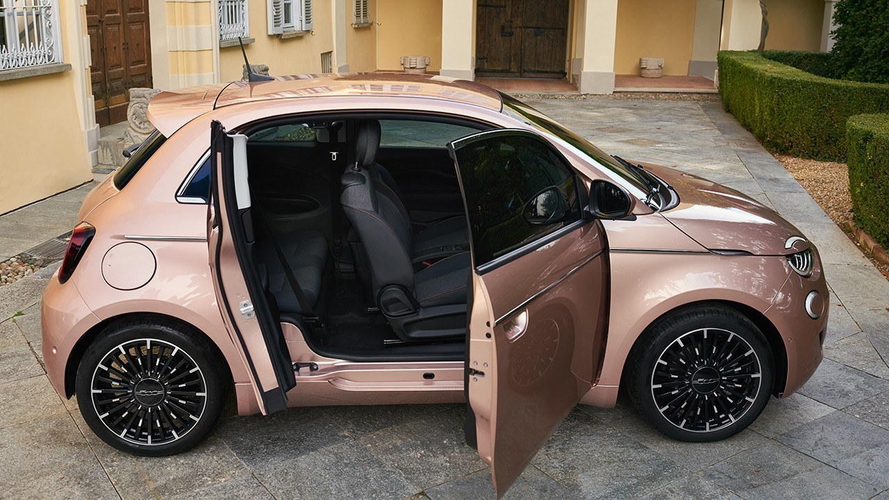 Novo Fiat 500 3+1 é mistura de compacto elétrico com Strada de três portas  | Quatro Rodas
