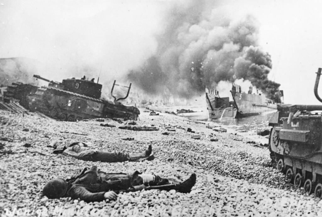Bodies_of_Canadian_soldiers_-_Dieppe_Raid Bodies_of_Canadian_soldiers_-_Dieppe_Raid